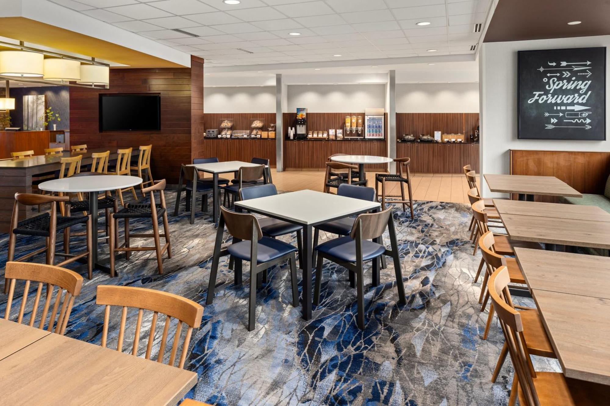 Fairfield Inn & Suites By Marriott Waterloo Cedar Falls Exterior foto