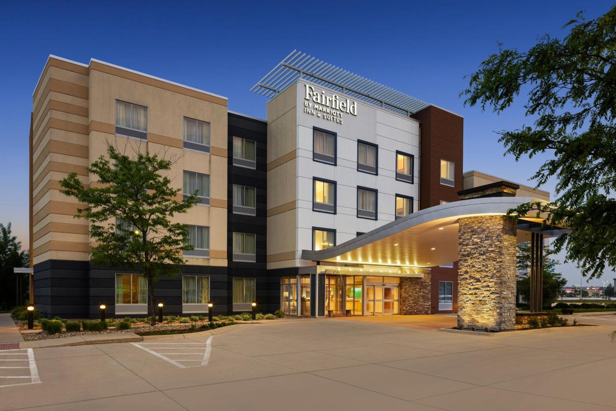 Fairfield Inn & Suites By Marriott Waterloo Cedar Falls Exterior foto